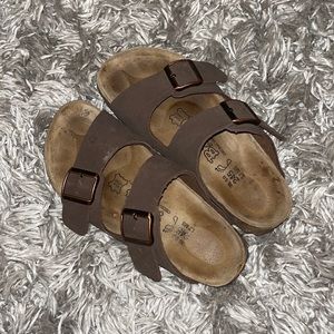 Brown leather Birki’s sandals